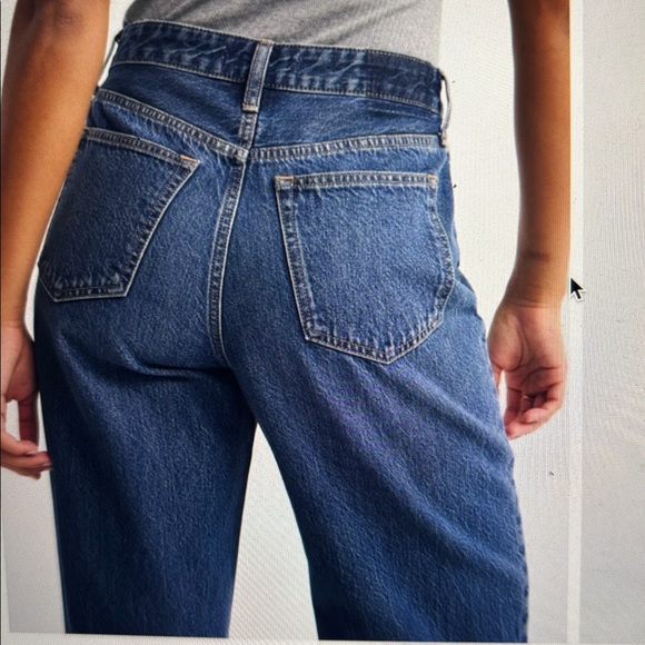 Curve Love High Rise Loose Jean - Picture 2 of 9